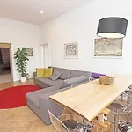 Stylish River-view Apartamento Praga