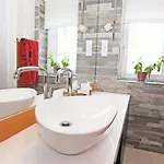 Stylish River-view Appartement Prague