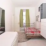 Stylish River-view Apartamento Praga