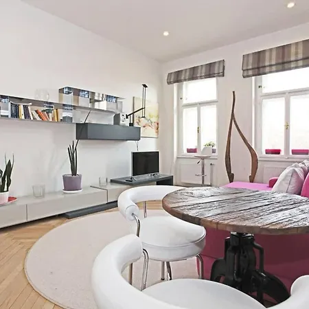 Stylish River-view Apartamento *