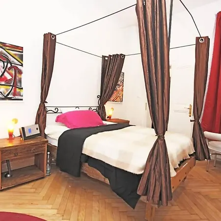 Stylish River-view Апартаменты