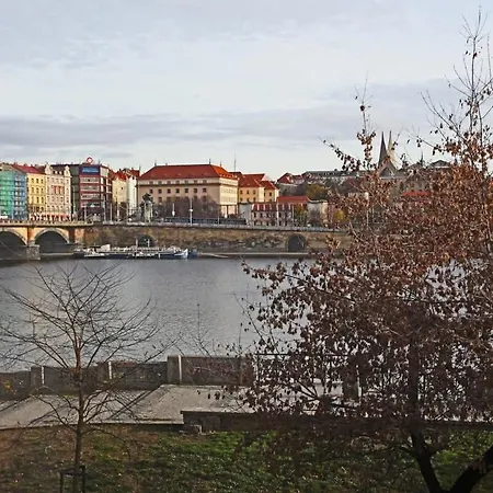 Stylish River-view Prága