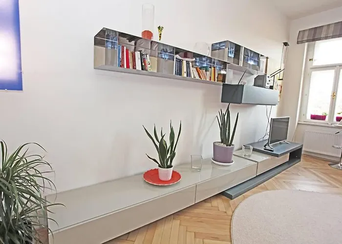 Stylish River-view Apartment Prague