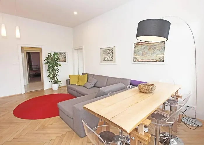 Stylish River-view Apartment Prague