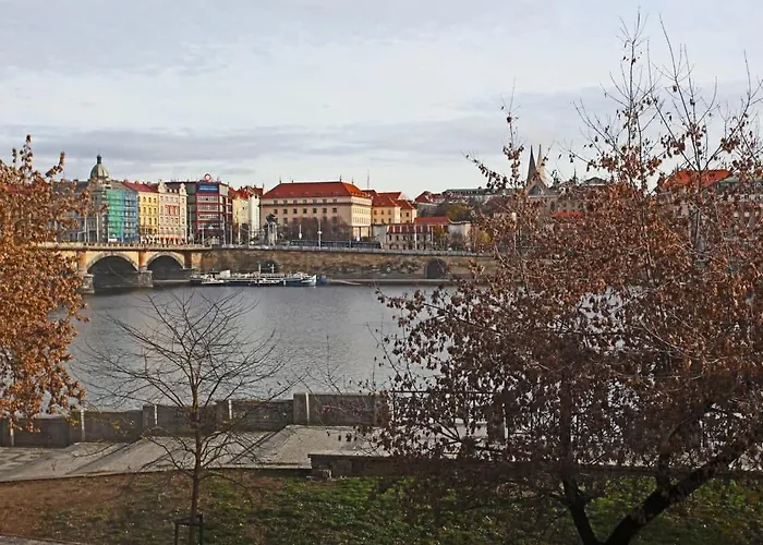 Stylish River-view Prague